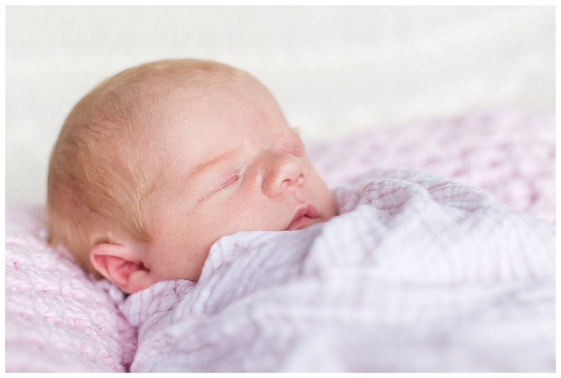 Newborn lifestyle session at home | Columbia, SC Newborn Photographer | Nicole Watford Photography
